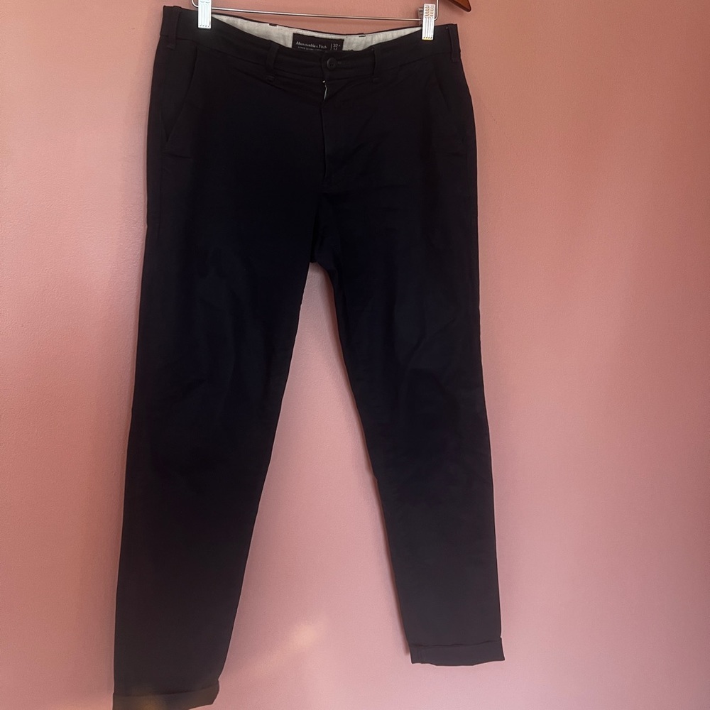 Abercrombie & Fitch Men’s Chinos. Stretch Slim. Navy. Size: 32x34.